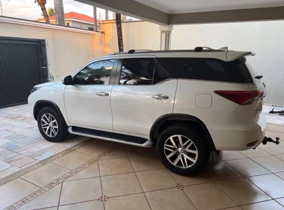 TOYOTA HILUX SW4 2.8 SRX 4X4 16V TURBO INTERCOOLER DIESEL 4P AUTOMÁTICO